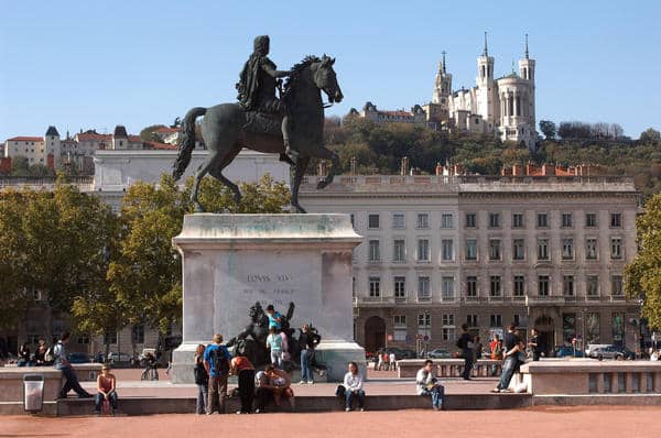Place Bellecour - Source : www.lyon-france.com